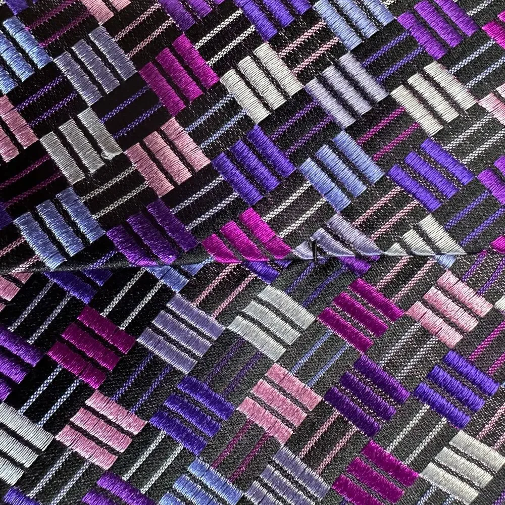 Geoffry Beene Stain resistant Silk Woven Patterned tie 3.75" x 50" Vibrant - Picture 3 of 9